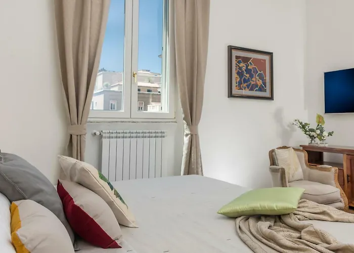 New! Spanish Step Design Apartment