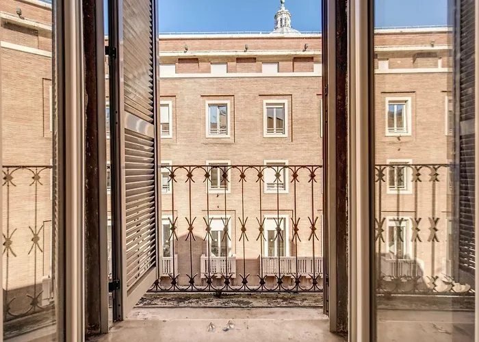 New! Spanish Step Design Apartment